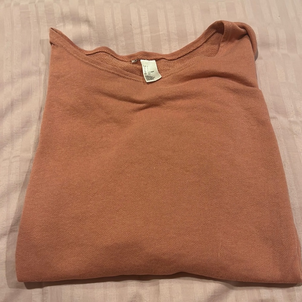 cropped sweatshirt